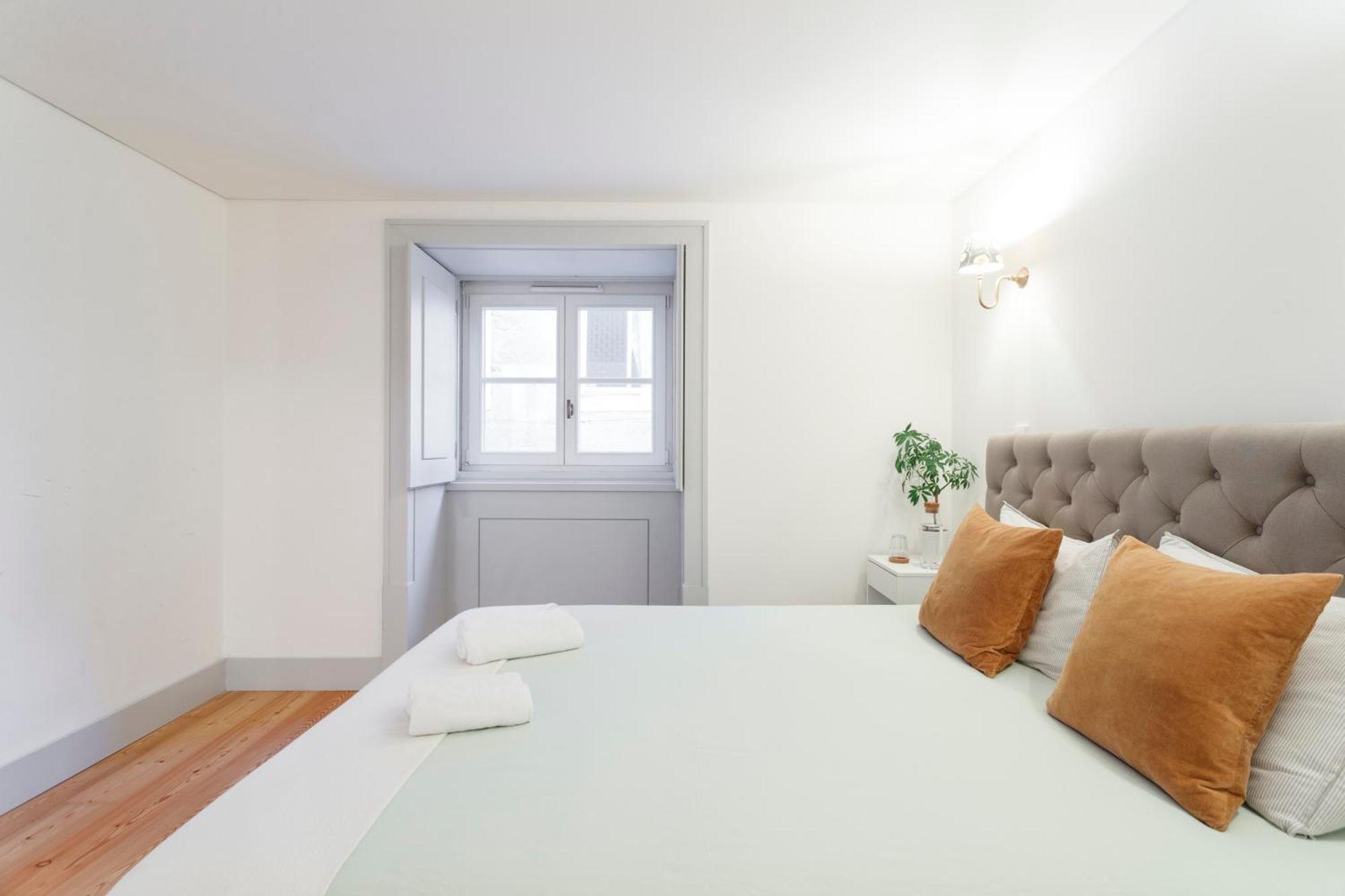 Double Room With Private Wc In Shared House In Downtown Lissabon Buitenkant foto